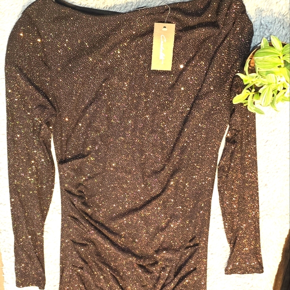 Black with glitter tiny gold dots long sleeves dress. Maxy size S- small. Maxidr - Picture 2 of 8